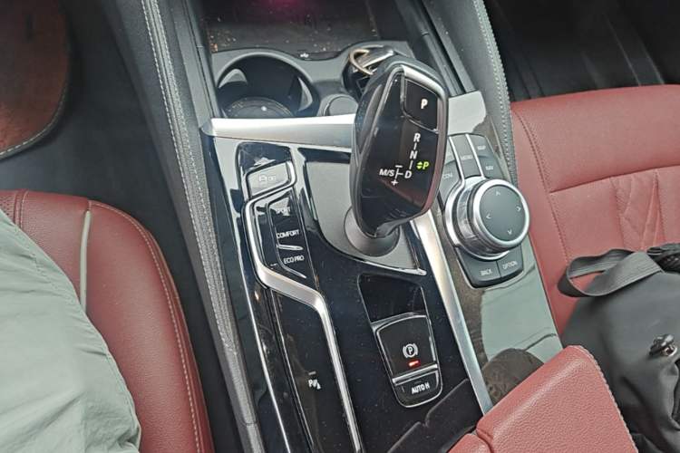 Used BMW 5 Series 2022 Restyled 525Li M Sport Package Gear Lever