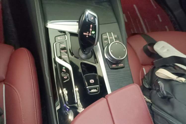 Used BMW 5 Series 2022 Revised Version 3 530Li Luxury Edition M Sport Package Gear Lever