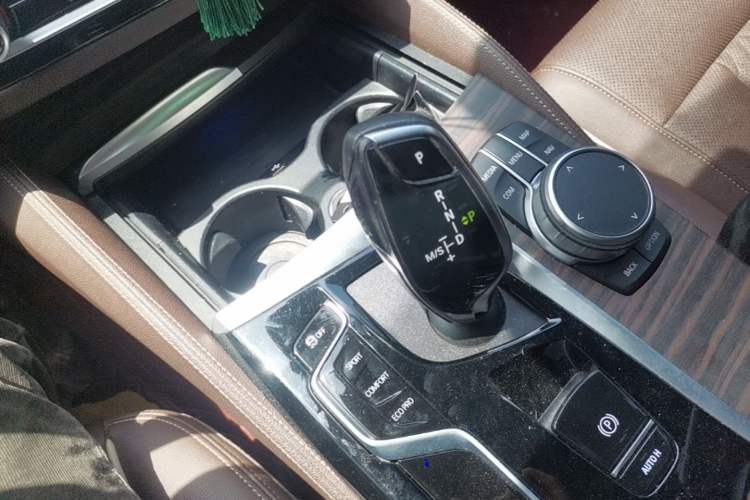 Used BMW 5 Series 2022 Restyled 530Li Leading Edition M Sport Package Gear Lever