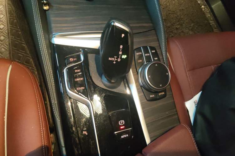 Used BMW 5 Series 2022 Restyled 530Li Leading Edition M Sport Package Gear Lever