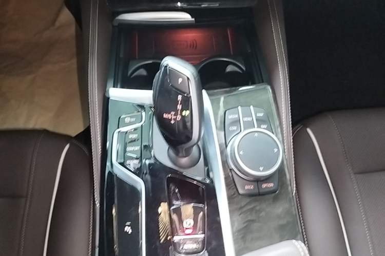 Used BMW 5 Series 2022 Second Facelift 525Li M Sport Package Gear Lever