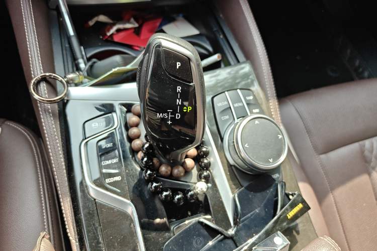 Used BMW 5 Series 2022 Second Facelift 525Li Luxury Package Gear Lever