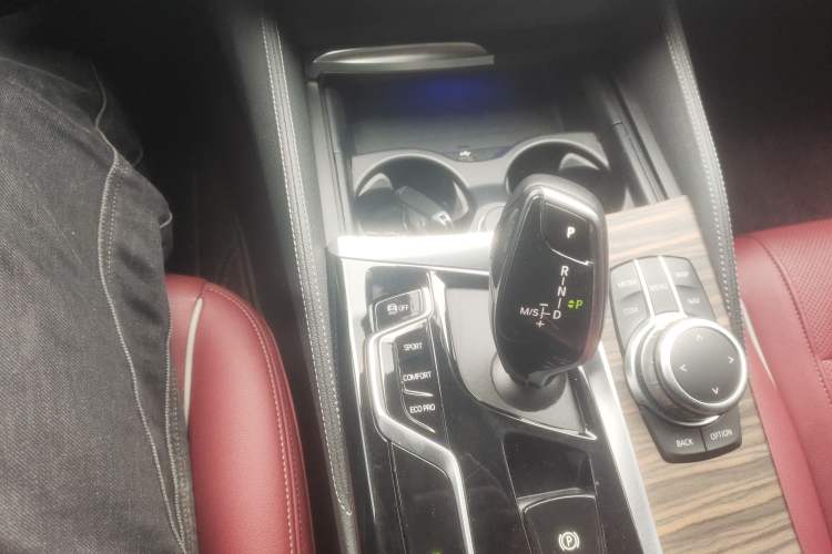 Used BMW 5 Series 2022 Restyled 530Li Leading Edition M Sport Package Gear Lever