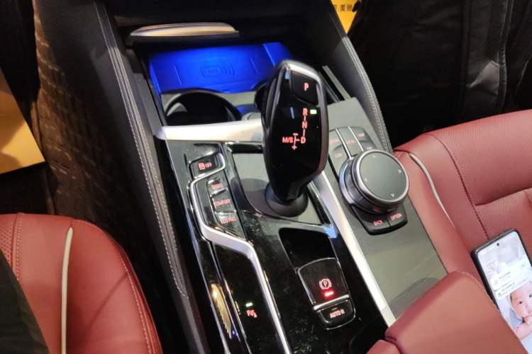 Used BMW 5 Series 2022 Second Facelift 530Li Leading Edition M Sport Package Gear Lever