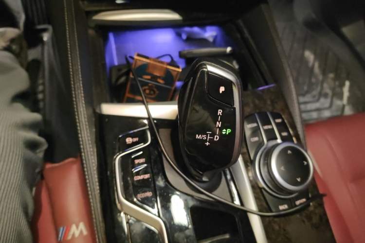 Used BMW 5 Series 2022 Restyled 530Li Leading Edition M Sport Package Gear Lever