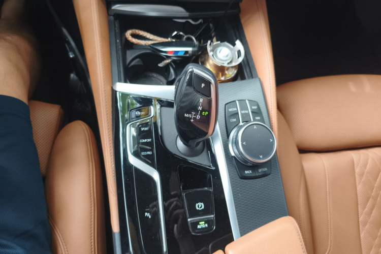 Used BMW 5 Series 2022 Second Facelift 530i M Sport Package Gear Lever