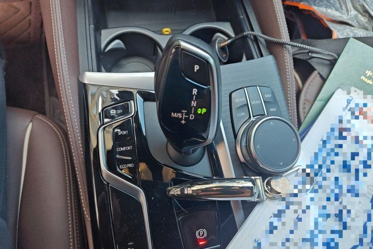 Used BMW 5 Series 2022 Second Facelift 530Li Leading Edition Luxury Package Gear Lever
