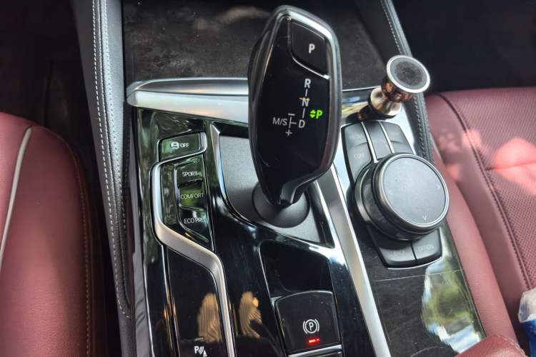 Used BMW 5 Series 2022 Second Facelift 525Li M Sport Package Gear Lever