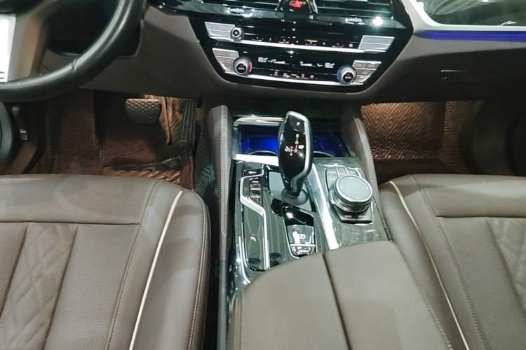 Used BMW 5 Series 2022 Restyled 525Li M Sport Package Gear Lever
