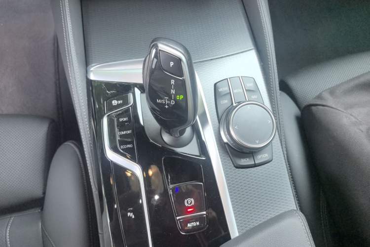 Used BMW 5 Series 2022 Second Facelift 525i M Sport Package Gear Lever