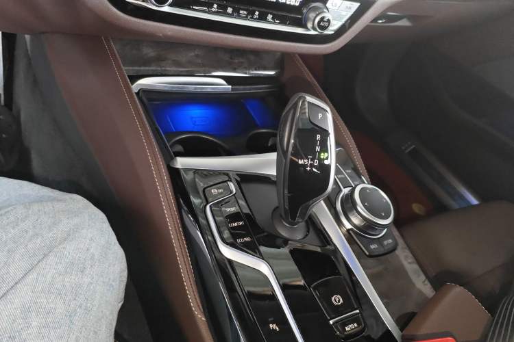 Used BMW 5 Series 2022 Restyled 525Li Luxury Package Gear Lever