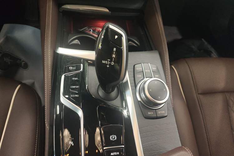 Used BMW 5 Series 2022 Restyled 530Li Leading Edition M Sport Package Gear Lever