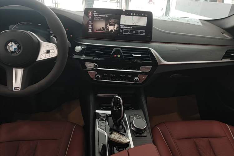 Used BMW 5 Series 2022 Second Facelift 530Li Leading Edition M Sport Package Gear Lever