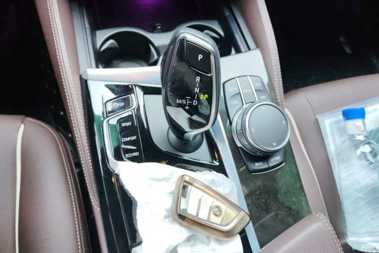 Used BMW 5 Series 2022 Second Facelift 525Li M Sport Package Gear Lever
