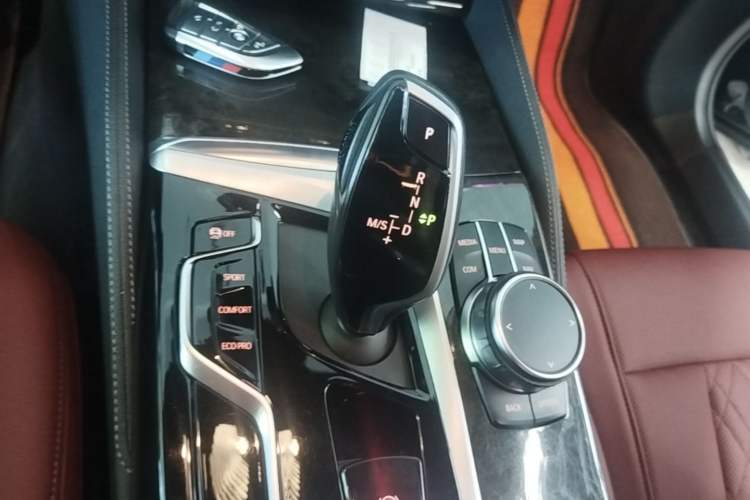 Used BMW 5 Series 2022 Second Facelift 525Li M Sport Package Gear Lever