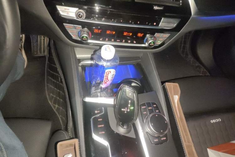 Used BMW 5 Series 2022 Second Facelift 530i M Sport Package Gear Lever