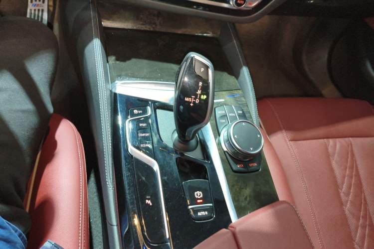 Used BMW 5 Series 2022 Second Facelift 525Li M Sport Package Gear Lever