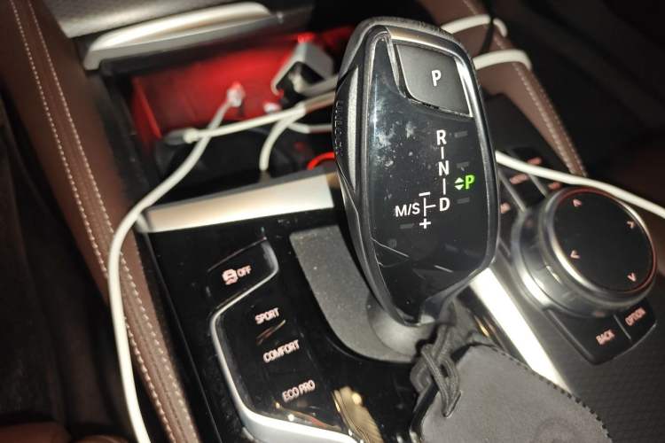 Used BMW 5 Series 2022 Second Facelift 540i Sport Line M Sport Package Gear Lever