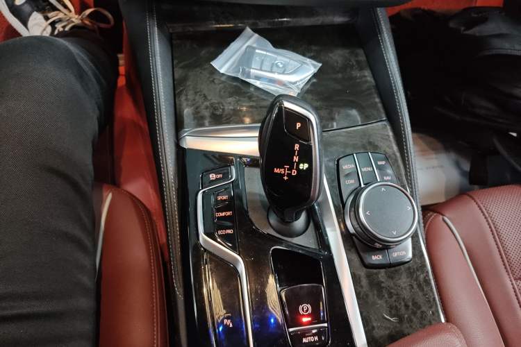 Used BMW 5 Series 2022 Second Facelift 525Li M Sport Package Gear Lever
