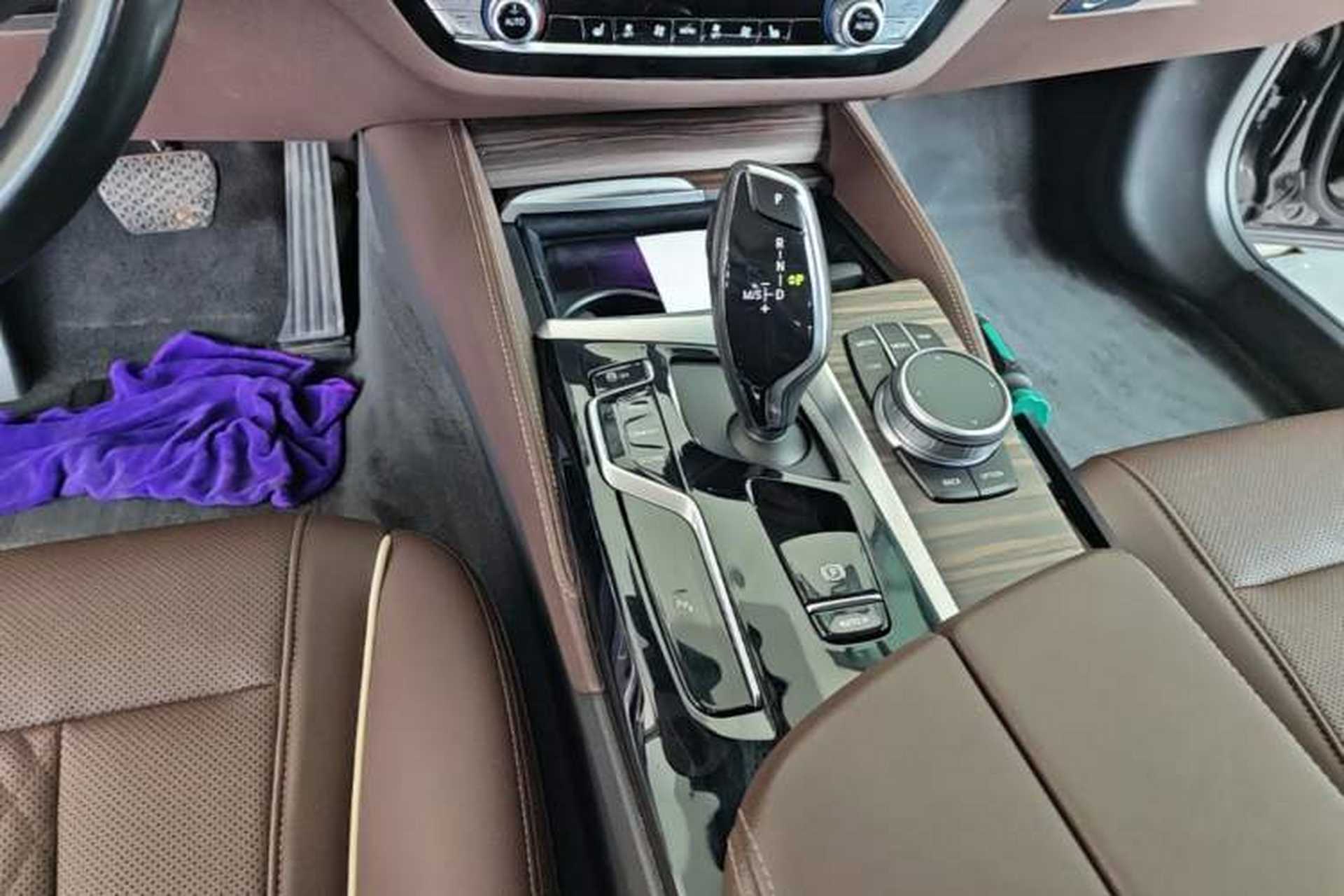 Used BMW 5 Series 2022 Second Facelift 530Li Leading Edition Luxury Package Gear Lever