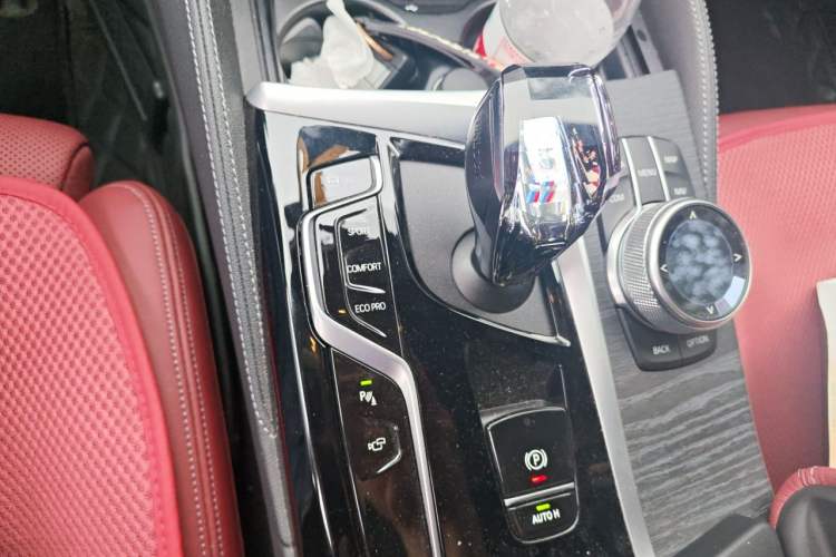 Used BMW 5 Series 2022 Second Facelift 530Li Luxury Version M Sport Package Gear Lever