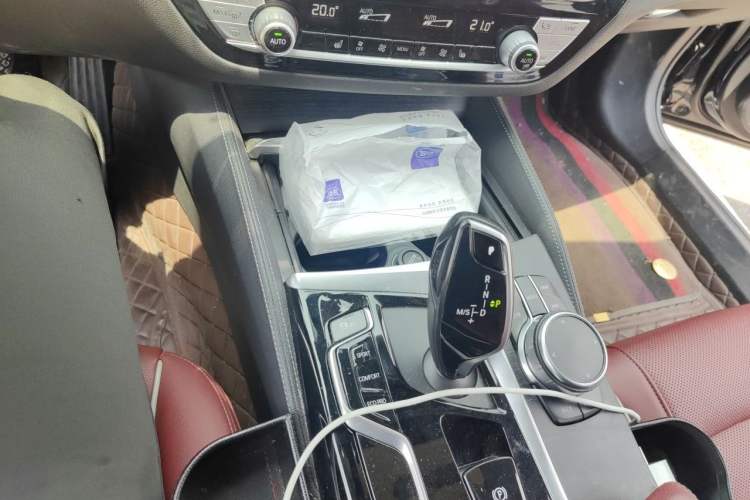 Used BMW 5 Series 2022 Restyled 530Li Leading Edition M Sport Package Gear Lever