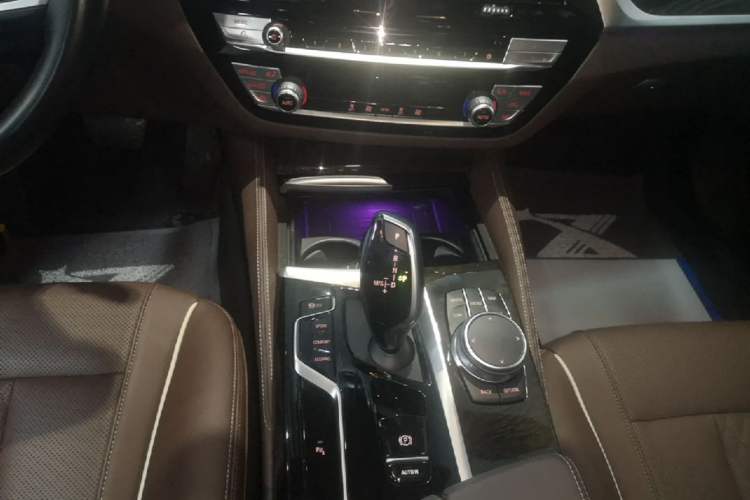 Used BMW 5 Series 2022 Restyled 525Li M Sport Package Gear Lever