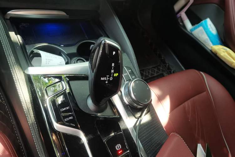 Used BMW 5 Series 2022 Restyled 530Li Leading Edition M Sport Package Gear Lever