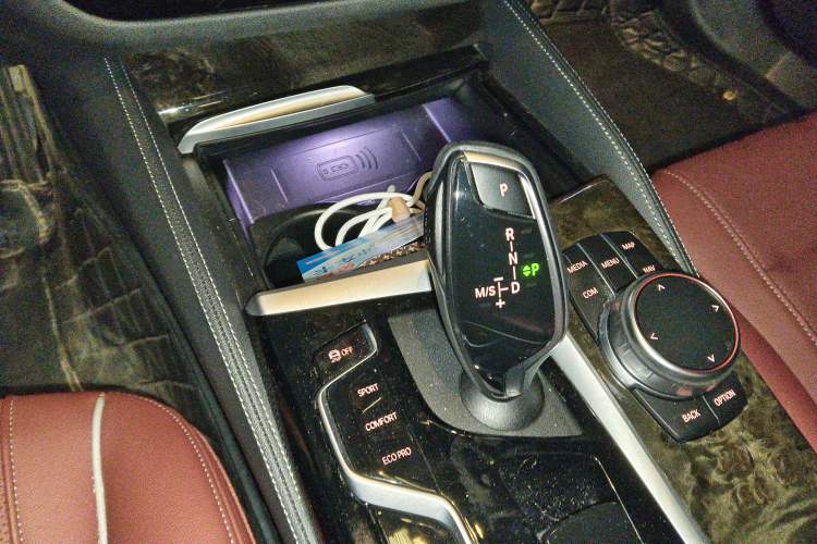 Used BMW 5 Series 2022 Second Facelift 525Li M Sport Package Gear Lever