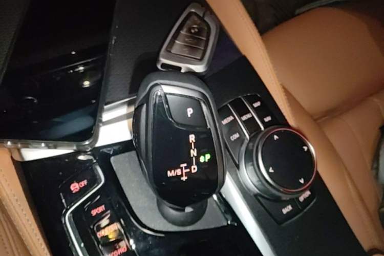 Used BMW 5 Series 2022 Second Facelift 530i M Sport Package Gear Lever