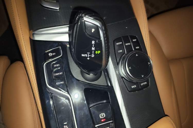 Used BMW 5 Series 2022 Second Facelift 525i M Sport Package Gear Lever