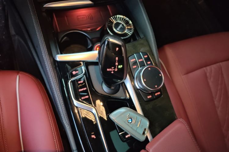Used BMW 5 Series 2022 Second Facelift 525Li M Sport Package Gear Lever