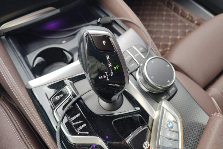 Used BMW 5 Series 2022 Facelifted Version 3 530Li Executive M Sport Package Gear Lever
