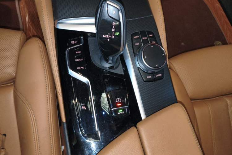 Used BMW 5 Series 2022 Restyled 525i M Sport Package Gear Lever