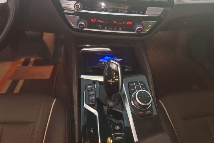 Used BMW 5 Series 2022 Restyled 525Li M Sport Package Gear Lever