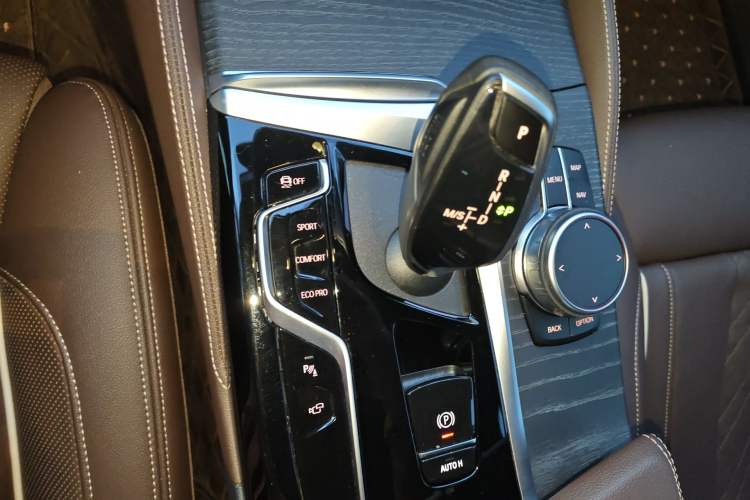 Used BMW 5 Series 2022 Restyled 530Li Luxury Edition M Sport Package Gear Lever