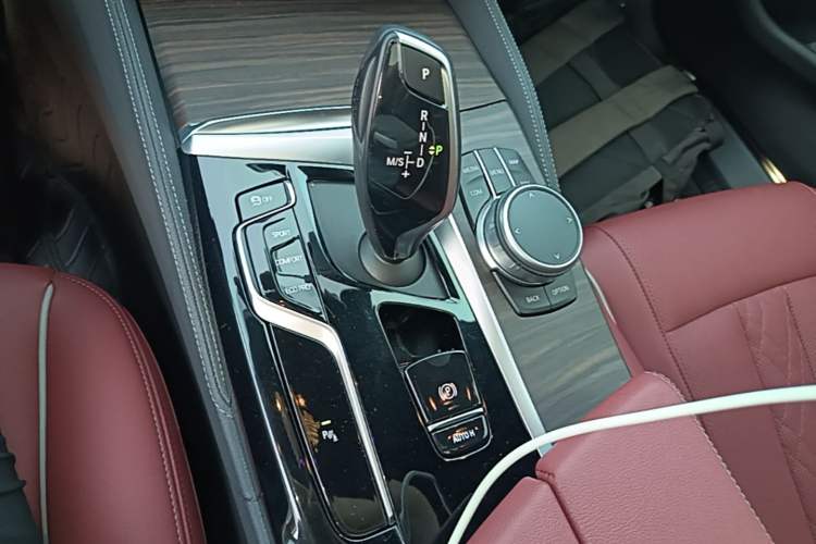 Used BMW 5 Series 2022 Restyled 530Li Leading Edition M Sport Package Gear Lever