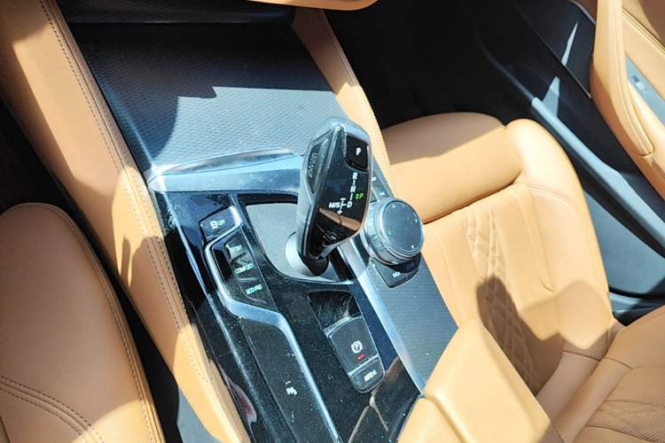 Used BMW 5 Series 2022 Second Facelift 530i M Sport Package Gear Lever