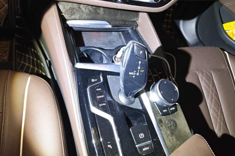 Used BMW 5 Series 2022 Second Facelift 525Li M Sport Package Gear Lever