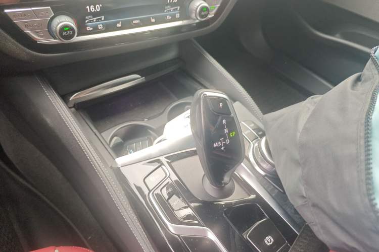 Used BMW 5 Series 2022 Restyled 530Li Leading Edition M Sport Package Gear Lever