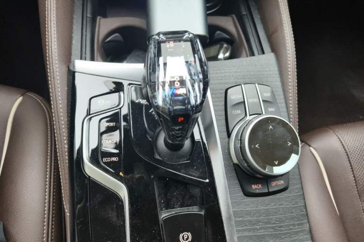 Used BMW 5 Series 2022 Restyled 530Li Leading Edition M Sport Package Gear Lever