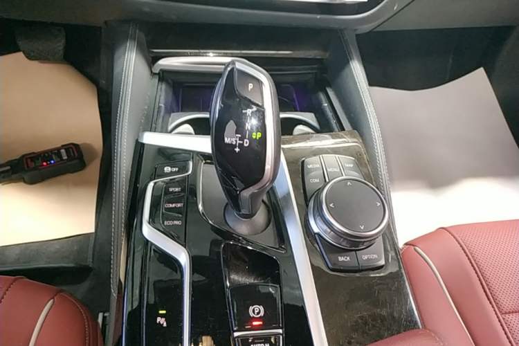 Used BMW 5 Series 2022 Second Facelift 525Li M Sport Package Gear Lever