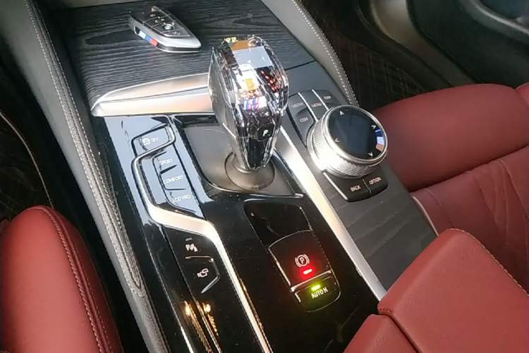 Used BMW 5 Series 2022 Revised Version 3 530Li Luxury Edition M Sport Package Gear Lever