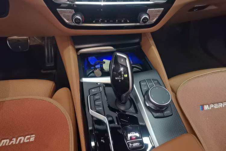 Used BMW 5 Series 2022 Second Facelift 530i M Sport Package Gear Lever