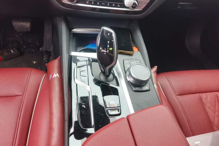 Used BMW 5 Series 2022 Second Facelift 530Li Leading Edition M Sport Package Gear Lever