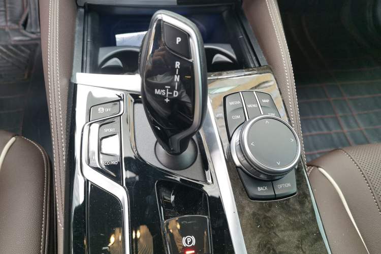 Used BMW 5 Series 2022 Restyled 525Li M Sport Package Gear Lever