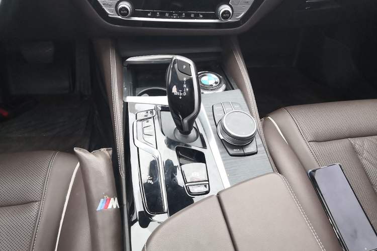 Used BMW 5 Series 2022 Restyled 530Li Leading Edition M Sport Package Gear Lever