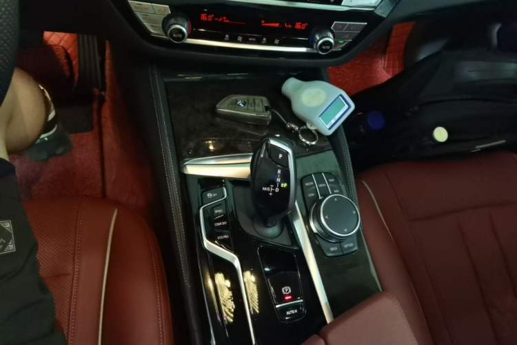 Used BMW 5 Series 2022 Second Facelift 525Li M Sport Package Gear Lever