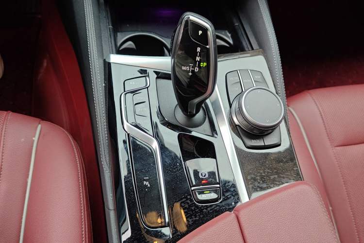Used BMW 5 Series 2022 Restyled 525Li M Sport Package Gear Lever