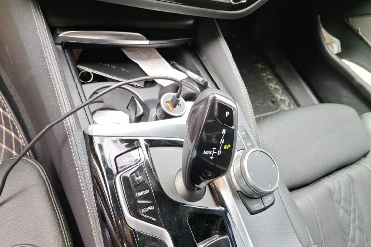 Used BMW 5 Series 2022 530i M Sport Package Gear Lever